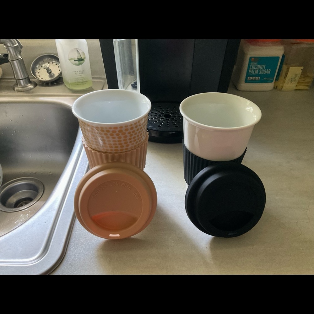 Spill-Proof Silicone Lids for Coffee Cups in Black & Tan (LIDS ONLY)